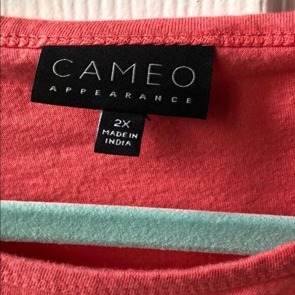 🍭*6/$30* Cameo Rayon/Cotton Blend Coral top 2X - Picture 2 of 8